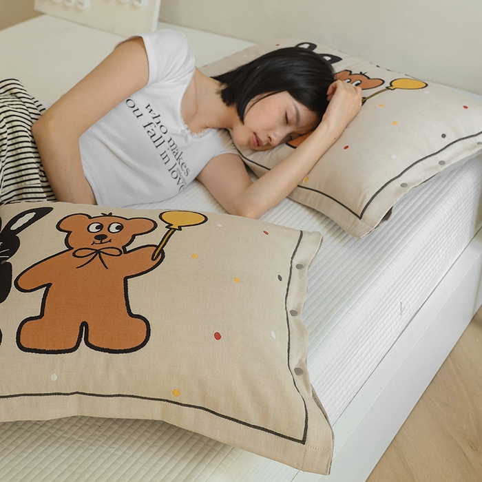 91家纺网 家纺一手货源 找家纺 2024新款全棉四层纱布枕套一对装纽扣款枕套 好兔友