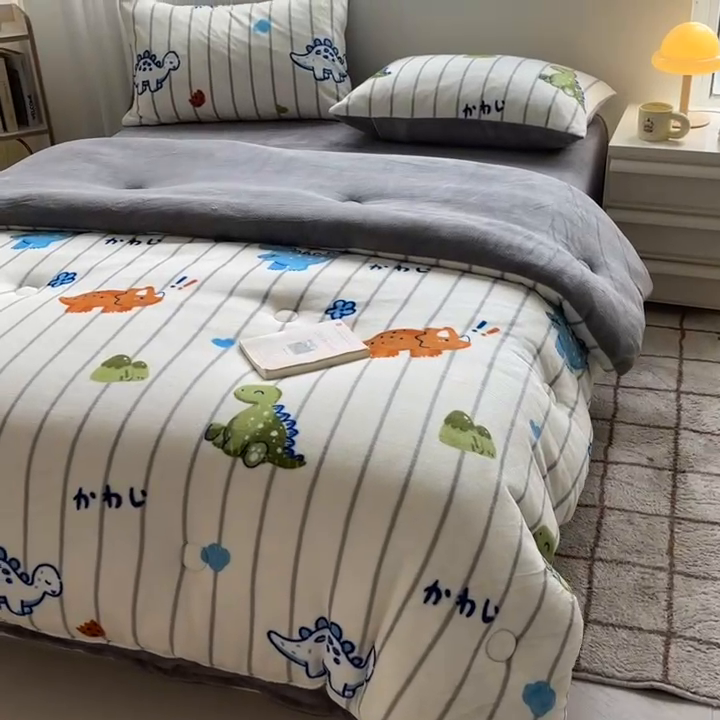 91家纺网 家纺一手货源 找家纺 2024新款A类牛奶绒印花冬被被子被芯 小恐龙