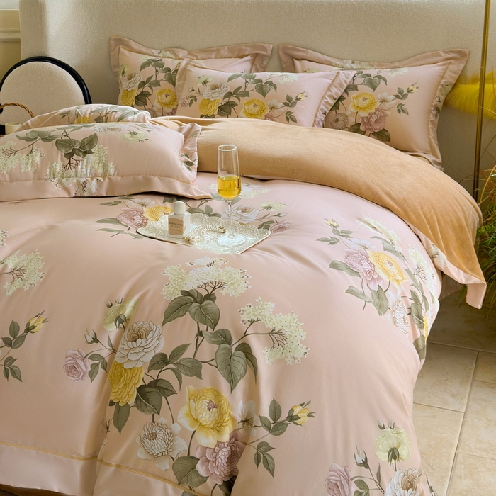 91家纺网 家纺一手货源 找家纺 2025新款A纯棉B牛奶绒四件套13376全棉加绒一字绣宽边轻奢套件-夹棉款 花绘-粉