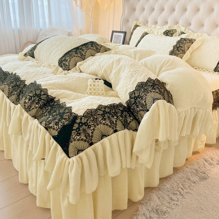 91家纺网 家纺一手货源 找家纺 恋尚 2024新款纯色牛奶绒四件套韩版蕾丝花边床裙款四件套 洛丽塔 米色