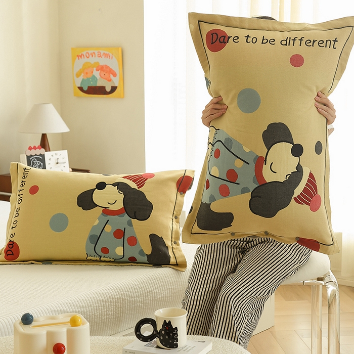 91家纺网 家纺一手货源 找家纺 2024新款全棉四层纱布枕套一对装纽扣款枕套 波点小红帽