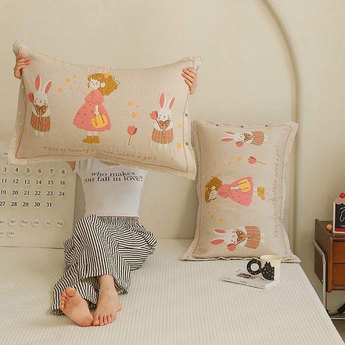 91家纺网 家纺一手货源 找家纺 2024新款全棉四层纱布枕套一对装纽扣款枕套 闪亮女孩