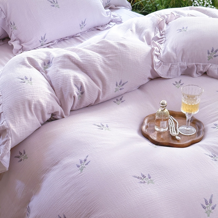 91家纺网 家纺一手货源 找家纺 2025新品全棉色织皱皱纱刺绣款四件套 花香