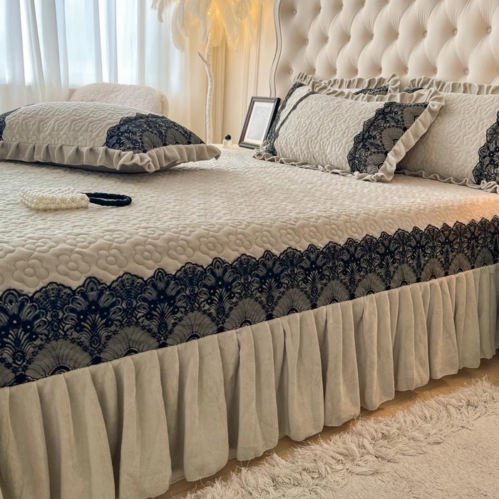 91家纺网 家纺一手货源 找家纺 恋尚 2024新款牛奶绒夹棉床盖纯色蕾丝边牛奶绒床盖 洛丽塔 茶色