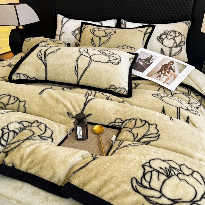 91家纺网 家纺一手货源 找家纺 慕尚家纺 2025新款宽包边高克重兔兔绒牛奶绒加厚保暖法式系列四件套 兔毛-玫瑰-清新绿