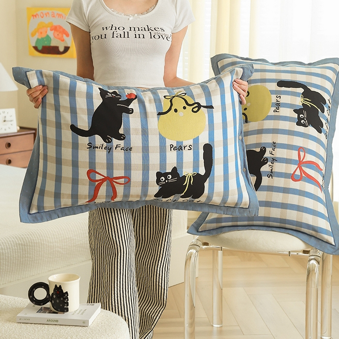 91家纺网 家纺一手货源 找家纺 2024新款全棉四层纱布枕套一对装纽扣款枕套 大眼萌猫