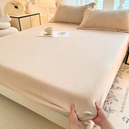 艾唯希家纺 2024新款A类牛奶绒单床笠系列 花舞蝶飞-驼-(单床笠)