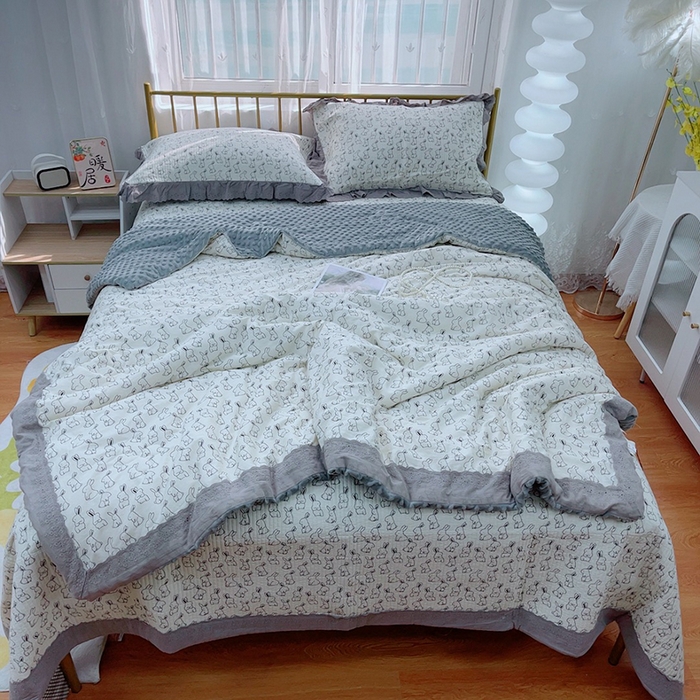 91家纺网 家纺一手货源 找家纺 暖居 2024新款包边豆豆被床盖四件套 兔耳朵