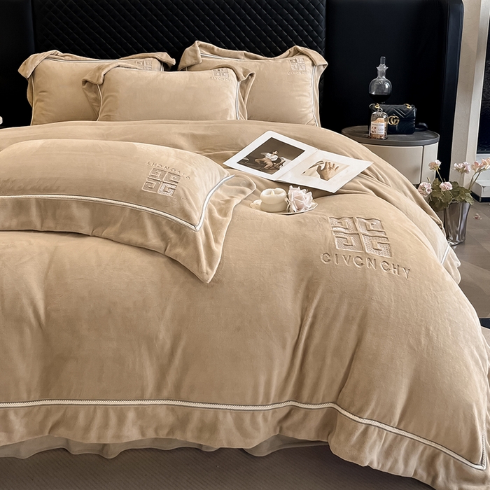 91家纺网 家纺一手货源 找家纺 露梦家纺 2025新款加厚保暖牛奶绒刺绣四件套 梵奢-奶咖色