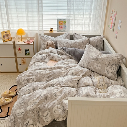 典曼家纺 2024新款A类印花牛奶绒雕花四件套 七里花开