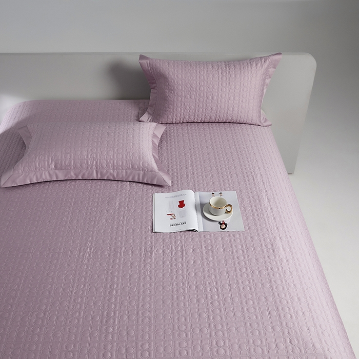 91家纺网 家纺一手货源 找家纺 2024新款设计师款绗缝床盖 薰衣紫