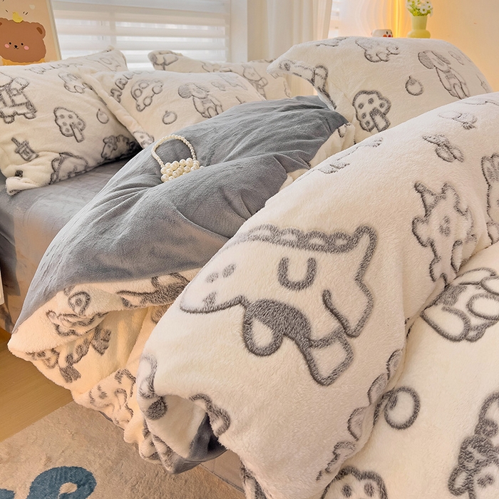 91家纺网 家纺一手货源 找家纺 2024新款加厚雪花绒印花四件套-风格二（提供卖家秀） 灰色轨迹