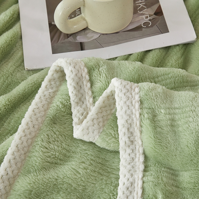 91家纺网 家纺一手货源 找家纺 2024新款仿兔绒泡泡绒毛毯家用四季毯 条纹人生 抹茶绿