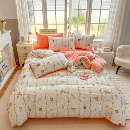 91家纺网 家纺一手货源 找家纺 总红粉佳人新款小清新卡通贝壳边三角针棉加绒四件套工艺款牛奶绒四件套