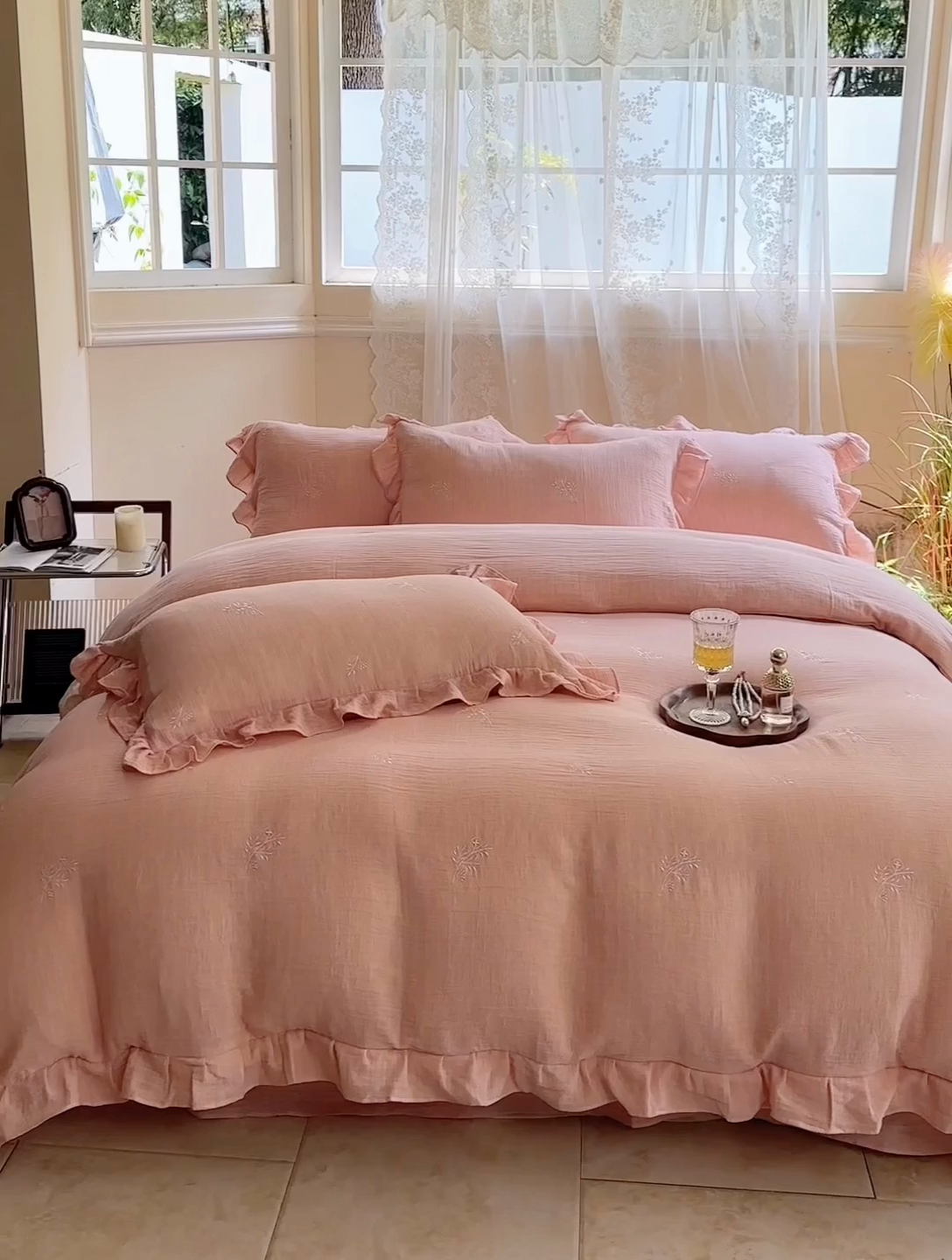 91家纺网 家纺一手货源 找家纺 2025新品全棉色织皱皱纱刺绣款四件套 稻香