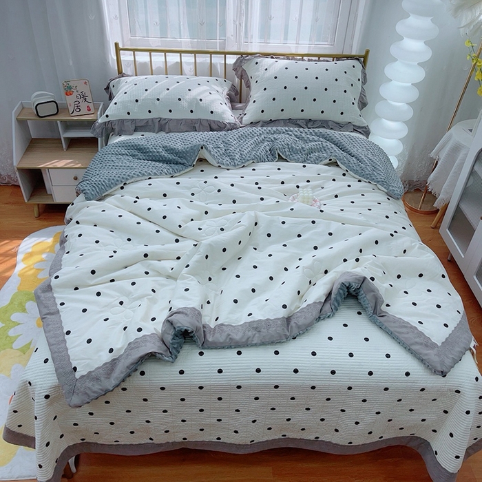 91家纺网 家纺一手货源 找家纺 暖居 2024新款包边豆豆被床盖四件套 经典小波点