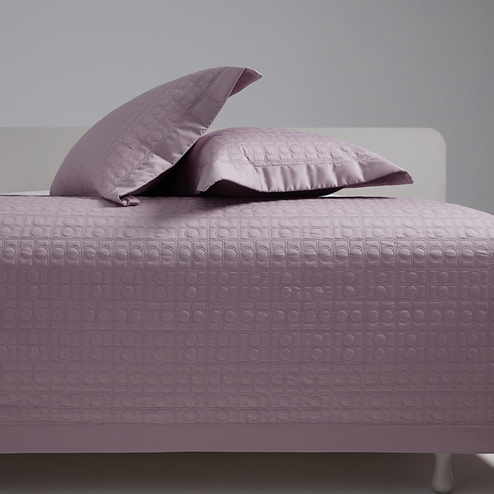 91家纺网 家纺一手货源 找家纺 2024新款设计师款绗缝床盖 薰衣紫