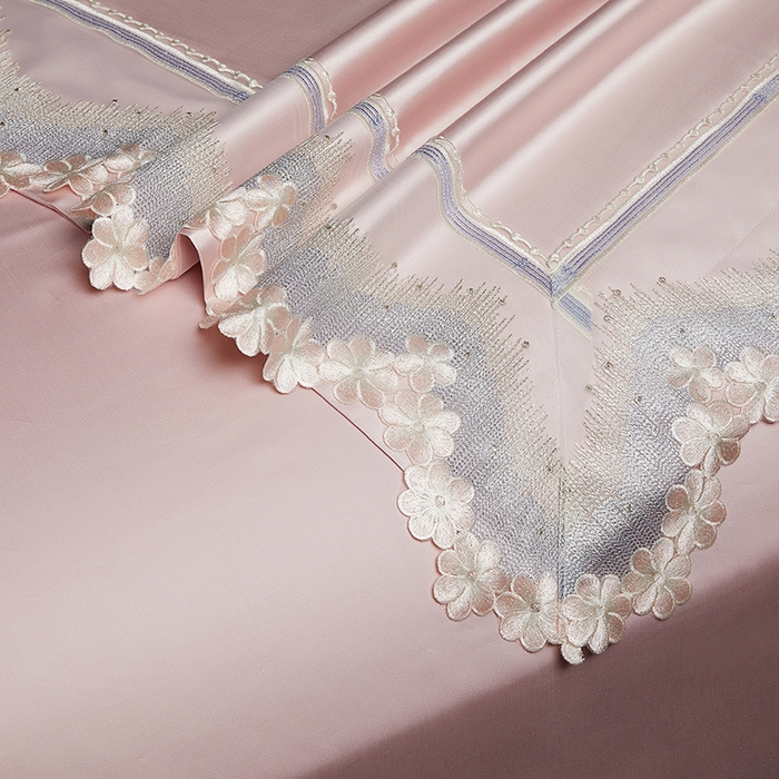 91家纺网 家纺一手货源 找家纺 2024新款高端蕾丝重磅真丝棉系列四件套-花言蜜语粉