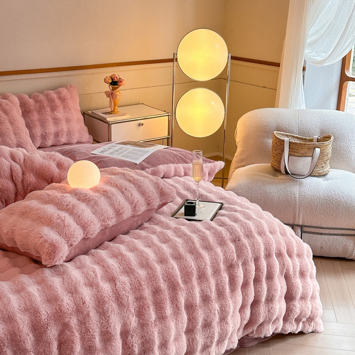 91家纺网 家纺一手货源 找家纺 畅畅家纺 2024新款AB版冬季纯色七彩兔兔绒兔毛绒牛奶绒四件套 豆沙粉