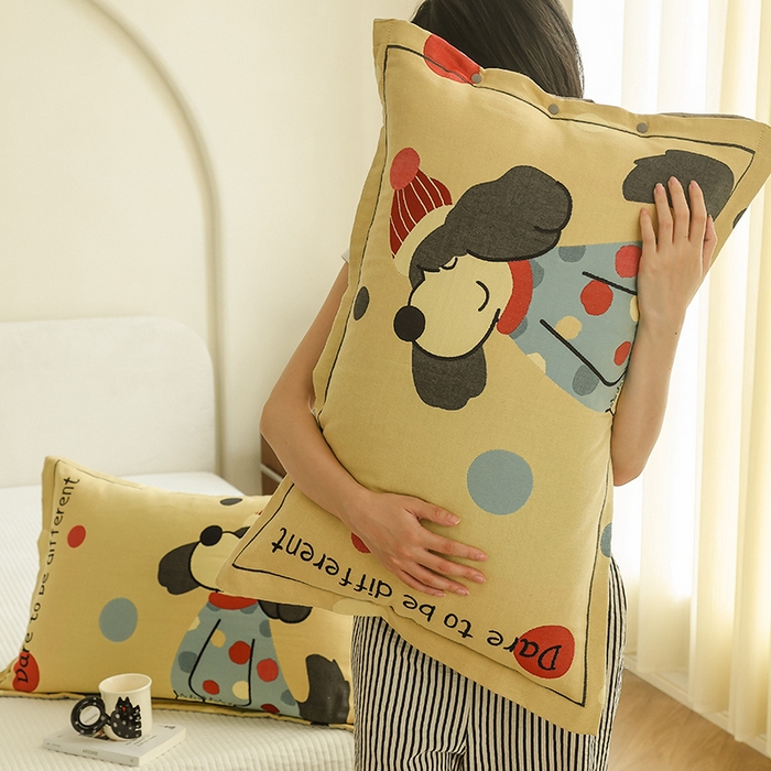 91家纺网 家纺一手货源 找家纺 2024新款全棉四层纱布枕套一对装纽扣款枕套 波点小红帽