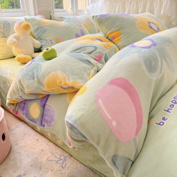 91家纺网 家纺一手货源 找家纺 红粉佳人 2025新款小清新双面牛奶绒四件套花期