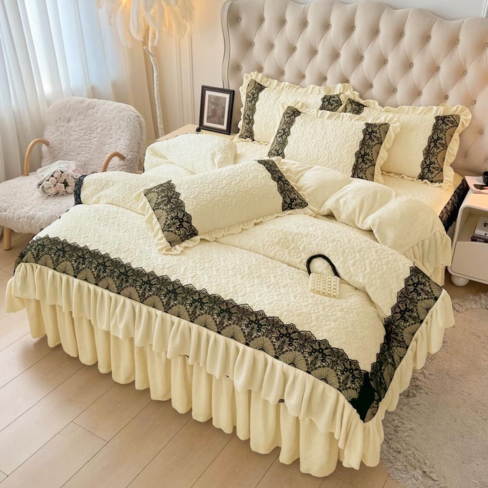 91家纺网 家纺一手货源 找家纺 恋尚 2024新款纯色牛奶绒四件套韩版蕾丝花边床裙款四件套 洛丽塔 米色