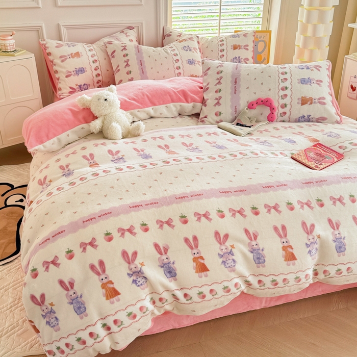 91家纺网 家纺一手货源 找家纺 简宜家居 2025新款牛奶绒印花四件套 萌兔仙子