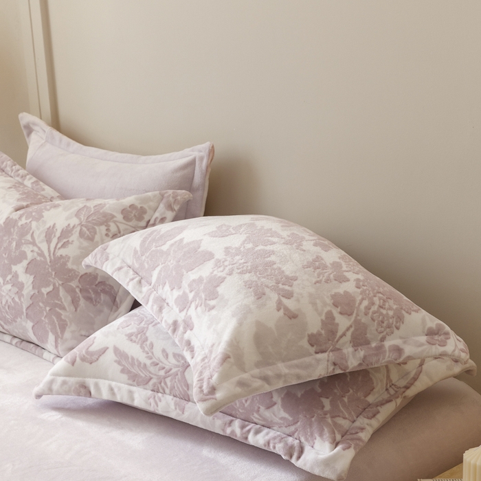 91家纺网 家纺一手货源 找家纺 （总）卡派 2024新款轻奢肌理纹雕花工艺款230克加厚牛奶绒四件套（提供买家秀 ）