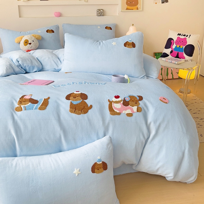 91家纺网 家纺一手货源 找家纺 （总）梦之岛 2024新款牛奶绒卡通毛巾绣四件套腊肠狗