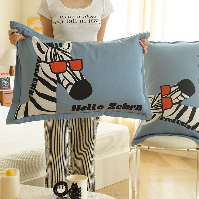 91家纺网 家纺一手货源 找家纺 2024新款全棉四层纱布枕套一对装纽扣款枕套 斑马先生