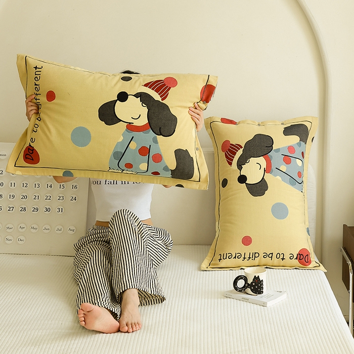 91家纺网 家纺一手货源 找家纺 2024新款全棉四层纱布枕套一对装纽扣款枕套 波点小红帽