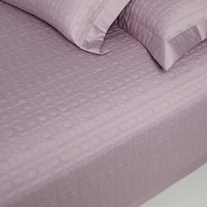 91家纺网 家纺一手货源 找家纺 2024新款设计师款绗缝床盖 薰衣紫