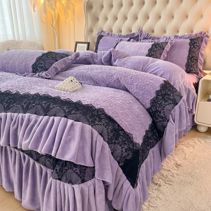 91家纺网 家纺一手货源 找家纺 恋尚 2024新款纯色牛奶绒四件套韩版蕾丝花边床盖款四件套 洛丽塔 紫色