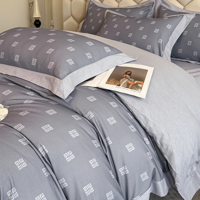 91家纺网 家纺一手货源 找家纺 雲归梦 2024新款全棉纯棉轻奢加厚磨毛拼角工艺四件套 苏缦-烟波灰