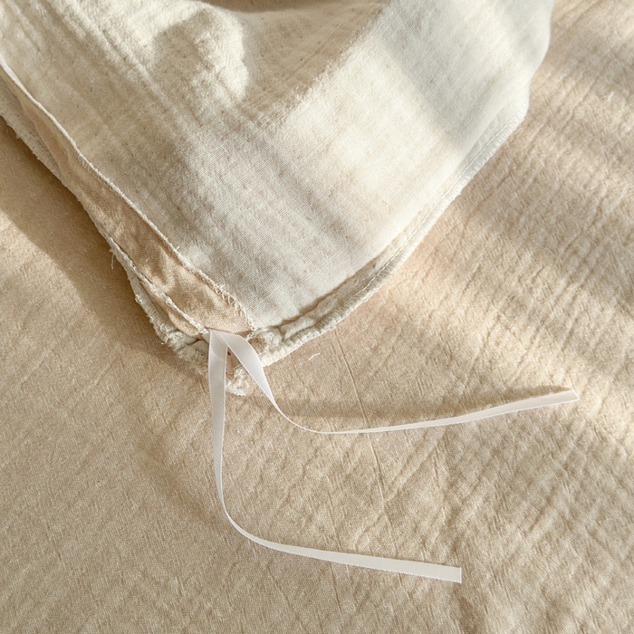 91家纺网 家纺一手货源 找家纺 2025新品全棉色织皱皱纱刺绣款四件套 米诺咖