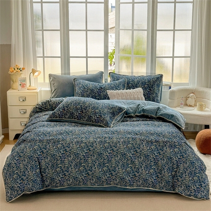 91家纺网 家纺一手货源 找家纺 总红粉佳人新款小清新卡通贝壳边三角针棉加绒四件套工艺款牛奶绒四件套