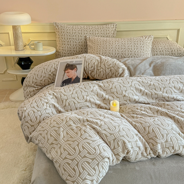 91家纺网 家纺一手货源 找家纺 大境 2024新款8斤A类230克牛奶绒提花烂花四件套床笠款床单款 巴克曼 米灰