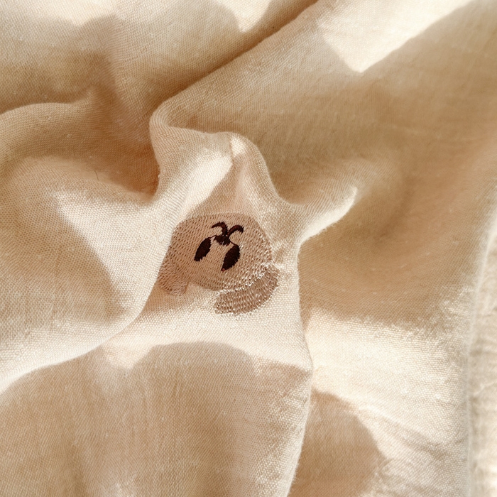 91家纺网 家纺一手货源 找家纺 2025新品全棉色织皱皱纱刺绣款四件套 米诺咖