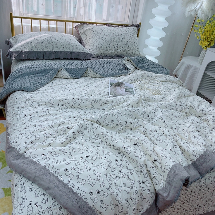 91家纺网 家纺一手货源 找家纺 暖居 2024新款包边豆豆被床盖四件套 兔耳朵