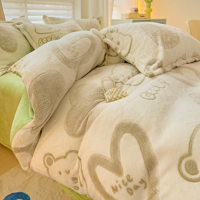 91家纺网 家纺一手货源 找家纺 2024新款加厚雪花绒印花单件被套-风格二（提供卖家秀 ） 爱心熊(绿)