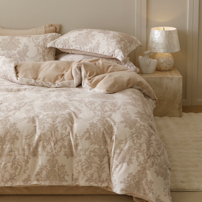 91家纺网 家纺一手货源 找家纺 卡派 2024新款轻奢肌理纹雕花工艺款230克加厚牛奶绒四件套（提供买家秀 ） 婉然-咖