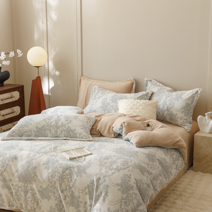 91家纺网 家纺一手货源 找家纺 卡派 2024新款轻奢肌理纹雕花工艺款230克加厚牛奶绒四件套（提供买家秀 ） 婉然-蓝