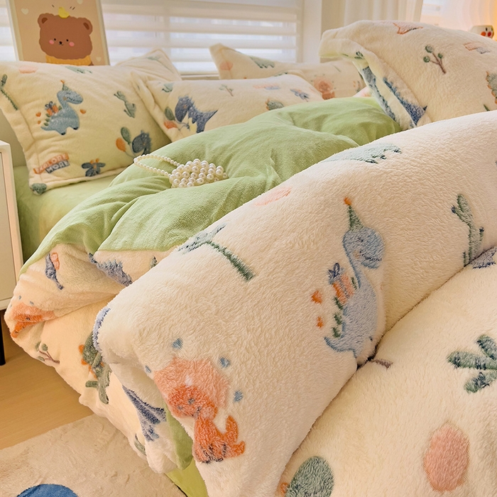 91家纺网 家纺一手货源 找家纺 2024新款加厚雪花绒印花单件被套-风格二（提供卖家秀 ） 恐龙宝贝(绿)