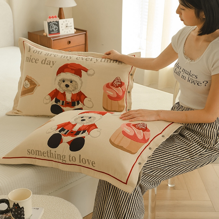 91家纺网 家纺一手货源 找家纺 2024新款全棉四层纱布枕套一对装纽扣款枕套 礼物熊