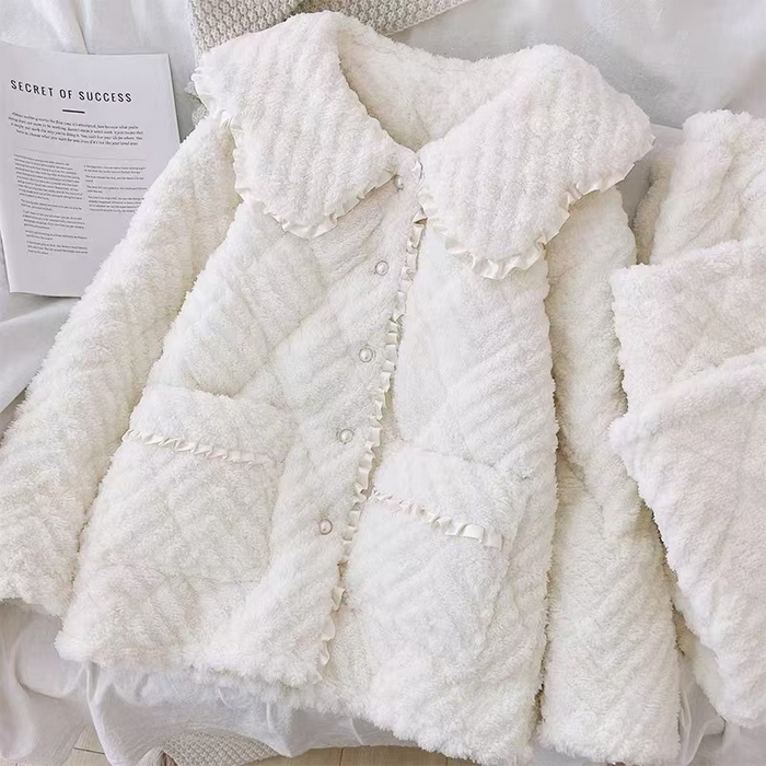 91家纺网 家纺一手货源 找家纺 洛兰沙家居馆 2024新款公主风女秋冬季三层夹棉珊瑚绒加厚保暖两件套女士可外穿加绒家居服 L10