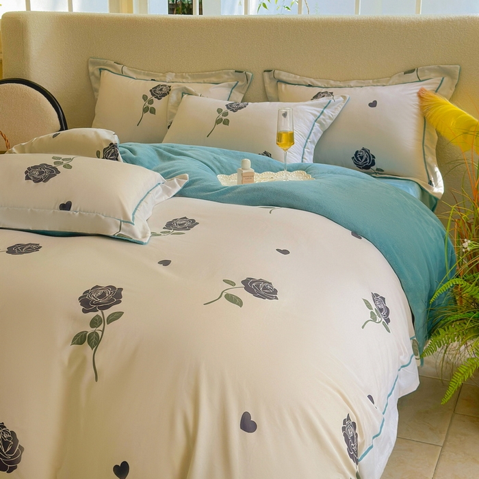 91家纺网 家纺一手货源 找家纺 2025新款A纯棉B牛奶绒四件套13376全棉加绒一字绣宽边轻奢套件-夹棉款 芬妮