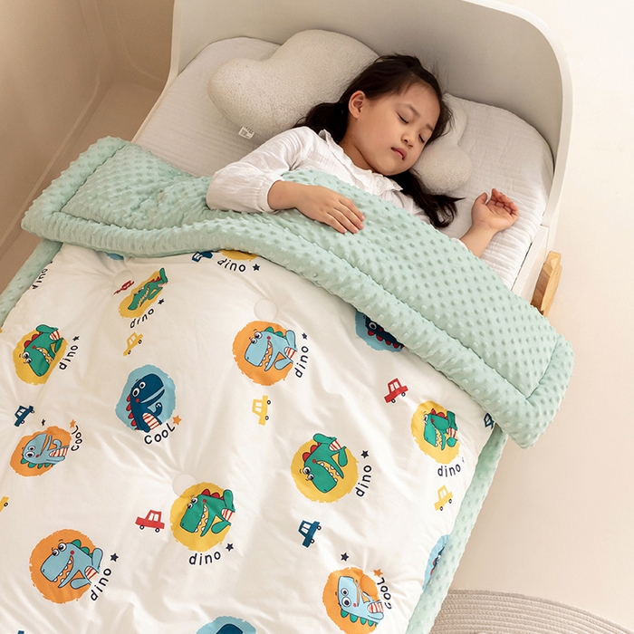 91家纺网 家纺一手货源 找家纺 2025新款3D触感全棉豆豆被儿童豆豆被春秋被冬被幼儿园被子 小恐龙-一体款