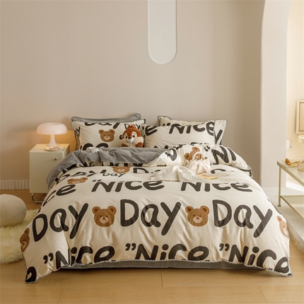 红粉佳人新款小清新卡通贝壳边三角针棉加绒四件套工艺款牛奶绒四件套熊熊宝贝