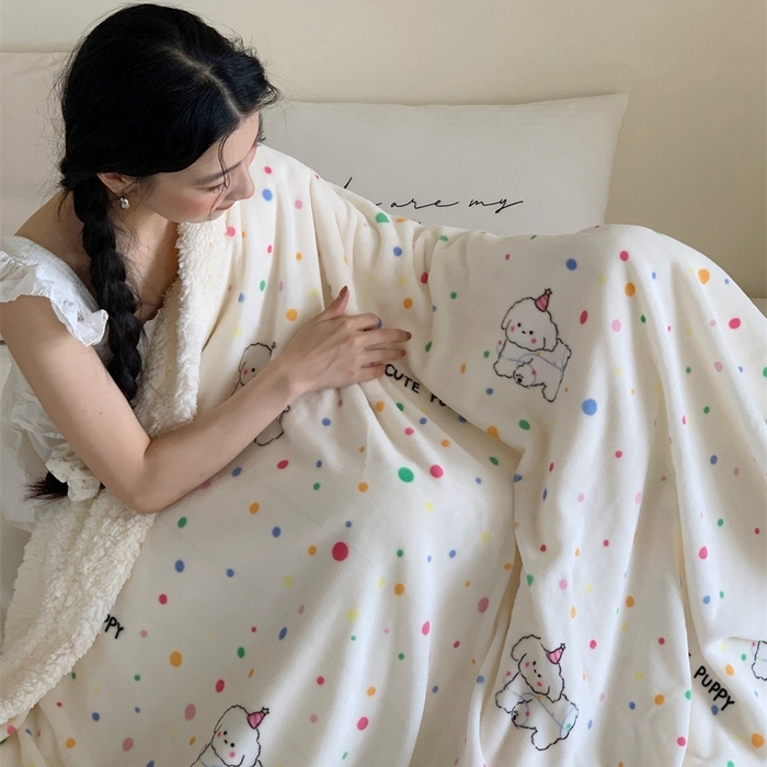 91家纺网 家纺一手货源 找家纺 桃喜 2024新款亲肤舒适牛奶绒羊羔绒毛毯 波点狗狗