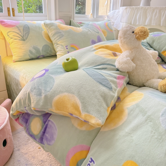 91家纺网 家纺一手货源 找家纺 红粉佳人 2025新款小清新双面牛奶绒四件套花期